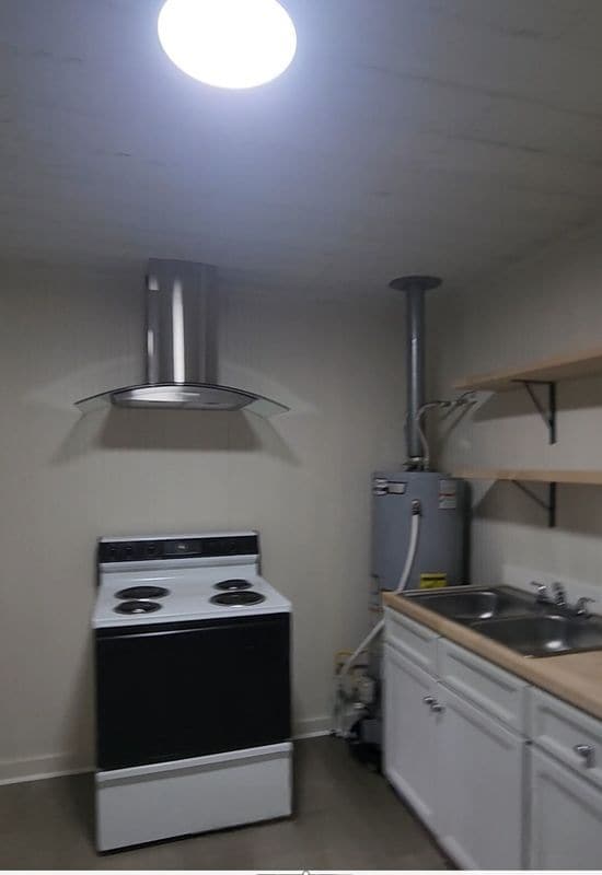 Photo - 421 Donald St