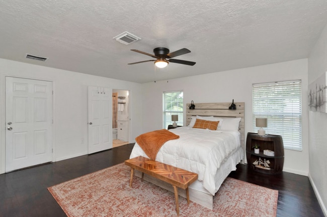 Photo - 2817 Southmore Blvd Unidad 2