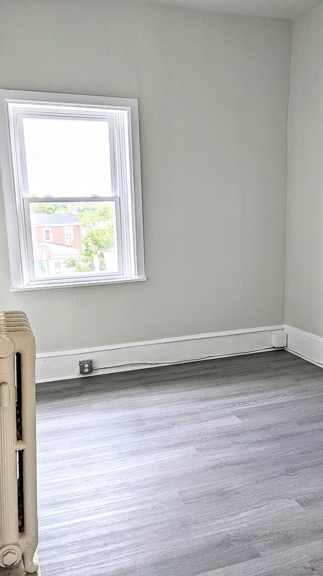 Photo - 802 DeKalb St