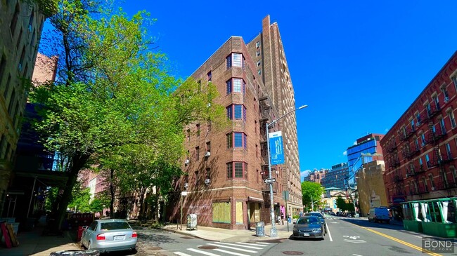 Building Photo - 1 Jane St Unit 3E Rental