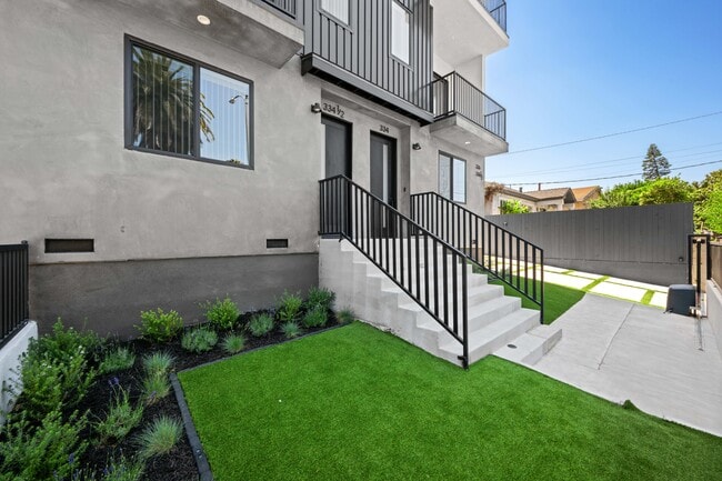 Photo - 334 N Reno St Unit 334