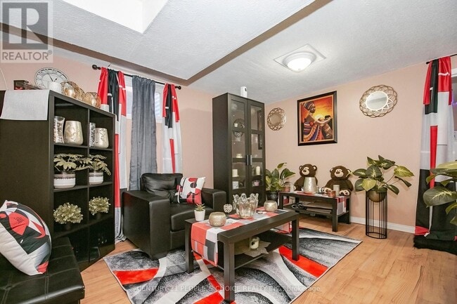 Photo - 106 Winterfold Dr