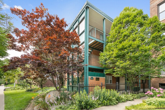 Building Photo - 7606 N Eastlake Terrace Unit 2B Rental