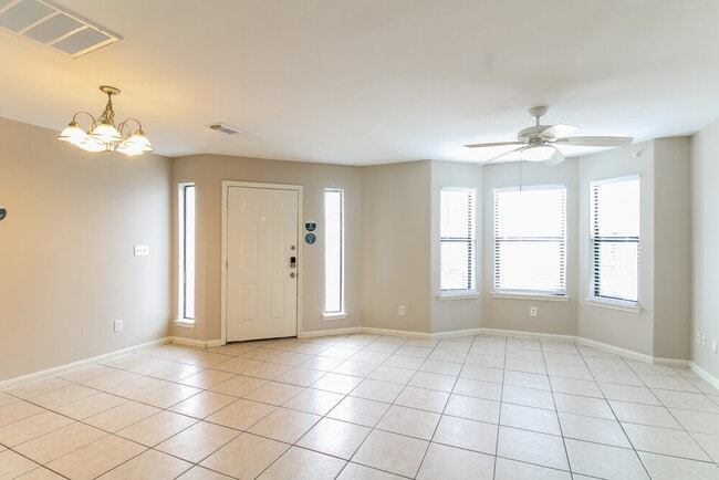 3023 La Estancia Ln