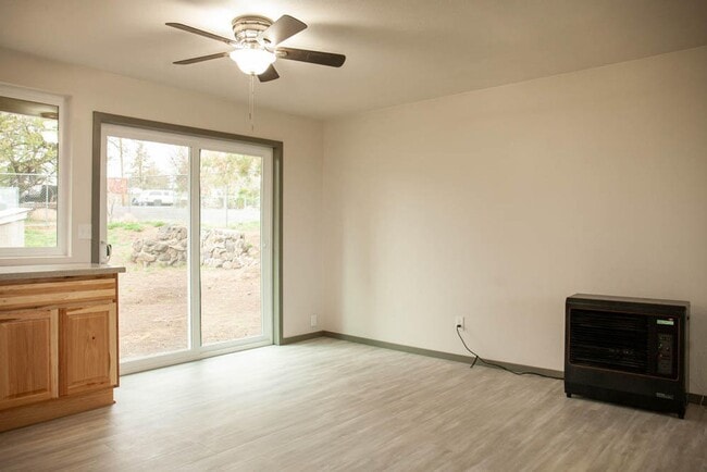 Photo - Amazing 3bed 2 bath home in the heart of Bonanza.