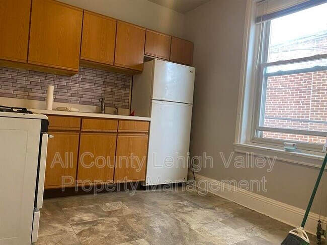Photo - 313 West St Unit #2
