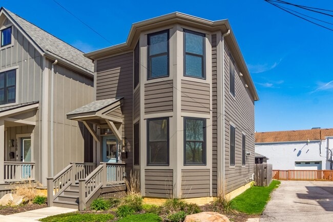 Photo - 1196 Hamlet St