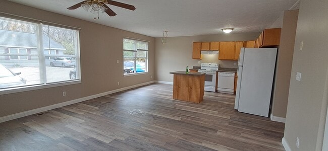 Photo - 219 Railroad St Unit A