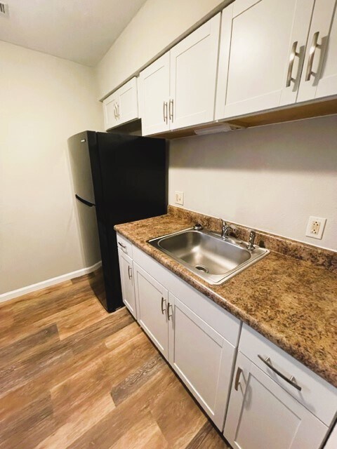 Photo - Express Apartments