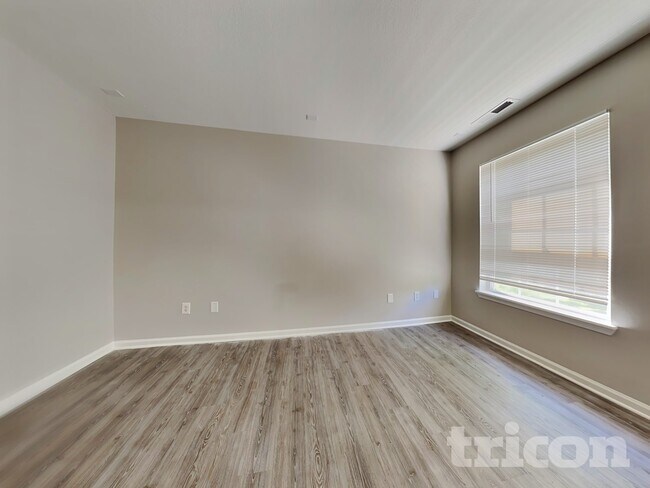 Photo - 10213 Blue Sky Dr