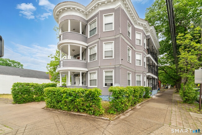 Building Photo - 705 Dixwell Ave Unit 1R