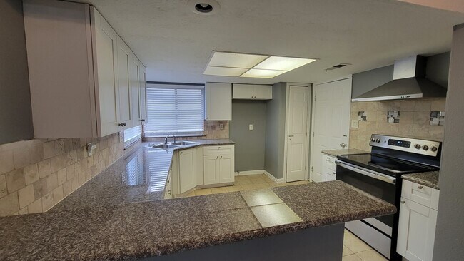 Photo - 12714 Corning Dr