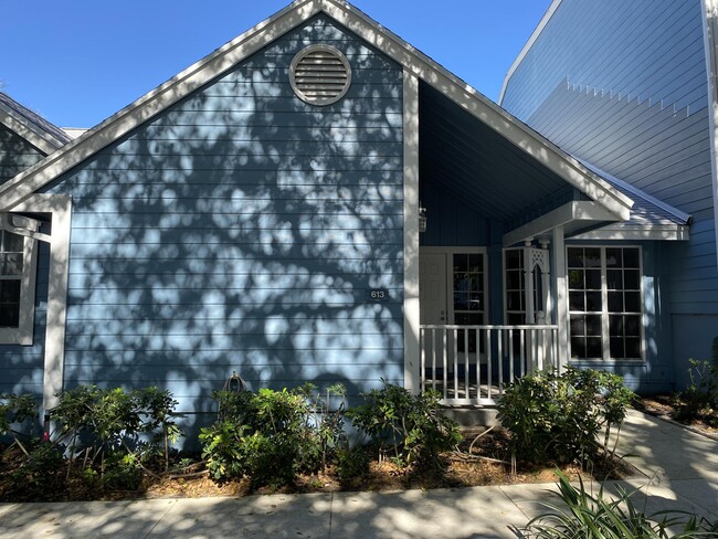 Building Photo - 613 Ocean Dunes Cir Rental