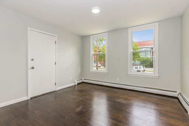 Photo - 140 Nash St Unit 1