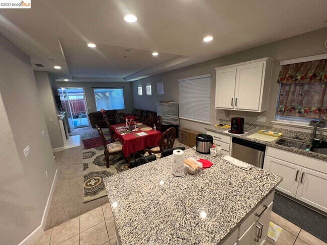 Photo - 5460 Chamberlain St