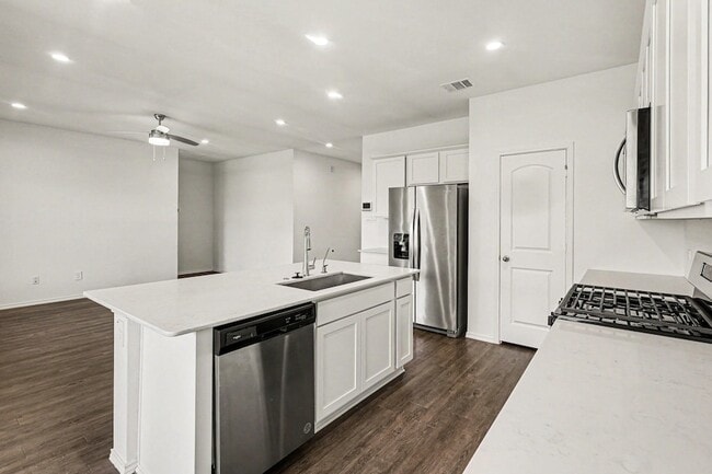 Photo - 609 San Jacinto Trl