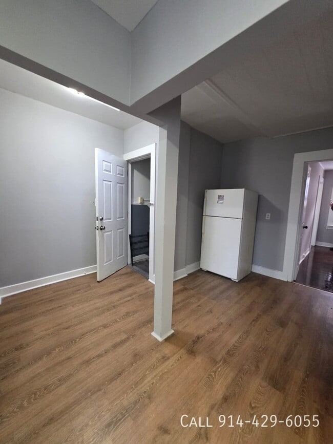 Photo - 155 School St