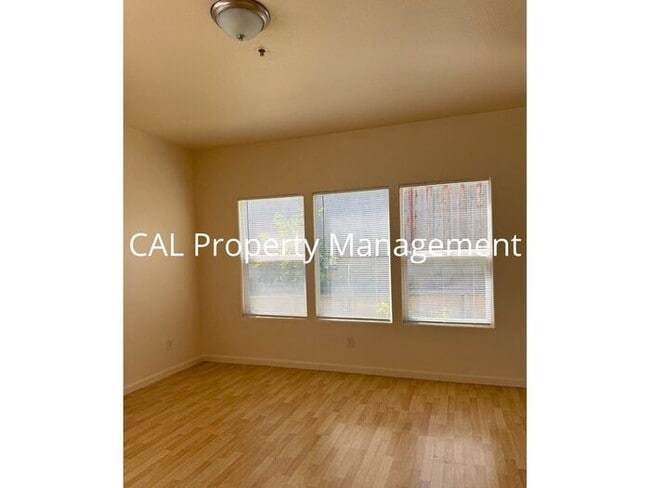 Photo - Stunning 5-Bedroom, 3-Bathroom Home with Fireplace & 2-Car Garage