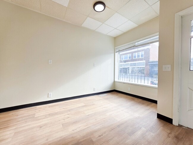 Photo - 135 E Main St Unidad Lower