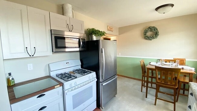 Photo - 7315 Able St NE