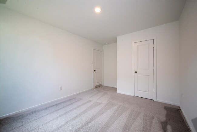Photo - 6147 Sunburst Scarlet St