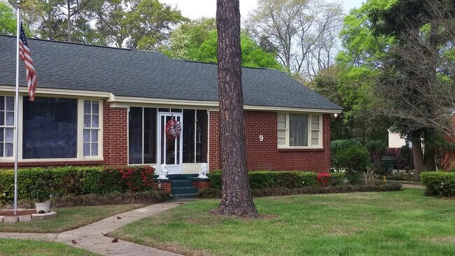 Building Photo - 9 Calhoun Rd Unit 3