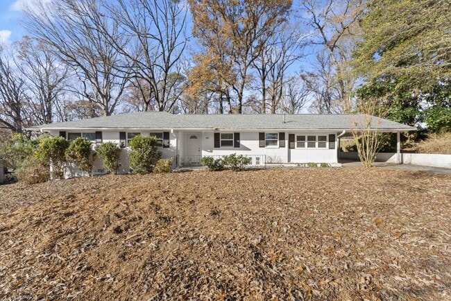 Building Photo - 2352 Elmwood Cir SE