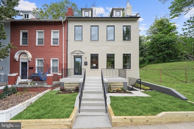 Photo - 109 Webster St NW Townhome
