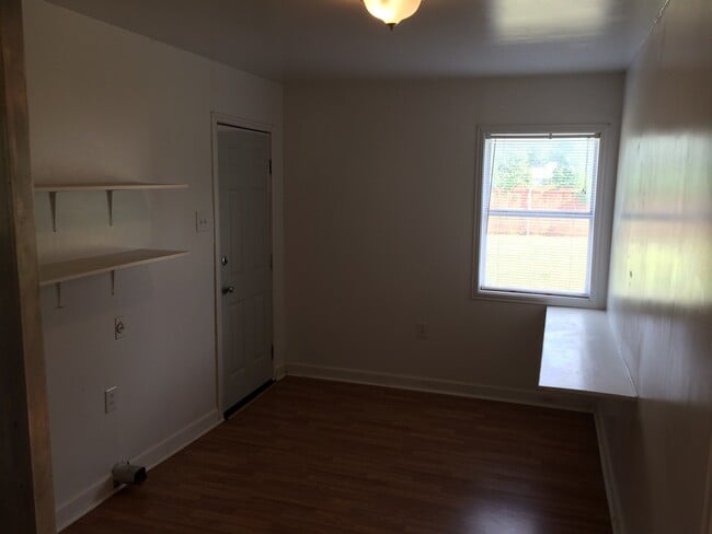 SHORT-TERM FULLY FURNISHED - SHORT-TERM FULLY FURNISHED House
