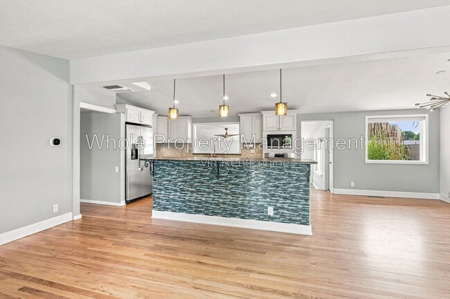 Photo - 2300 S Newton St