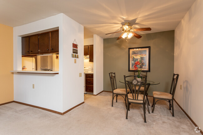 2 bed, 1 bath 932 sq. ft. - Canopy Ridge Apartments