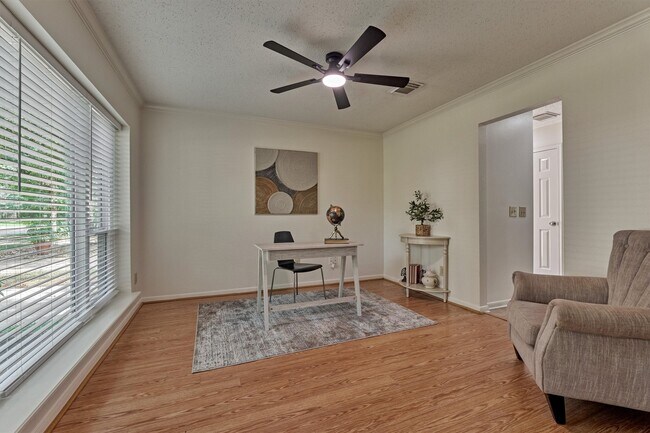 Photo - 71 Breezy Point Pl