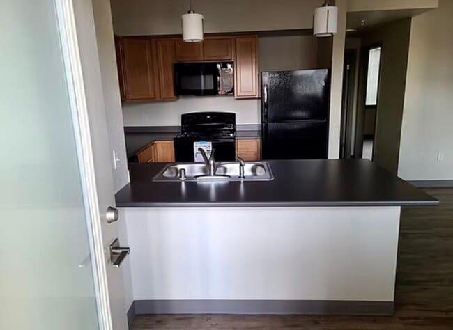 Photo - 107 Excel St