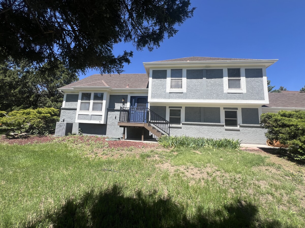 Photo - 940 Grey Eagle Cir N House