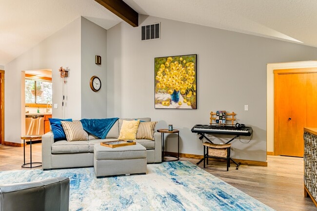 Photo - 9632 SE King Way