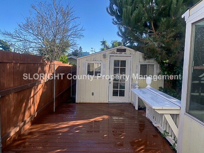 Photo - AVAILABLE FEBRUARY- Lower Level Duplex - 1 Bedroom + Den Unit A