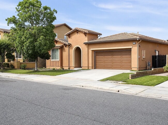 19122 Graham Ln