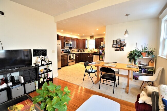 Building Photo - 94 Montebello Rd Unit 3 Rental