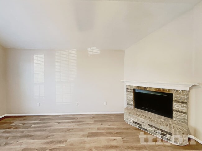 Photo - 1600 Bob Dr