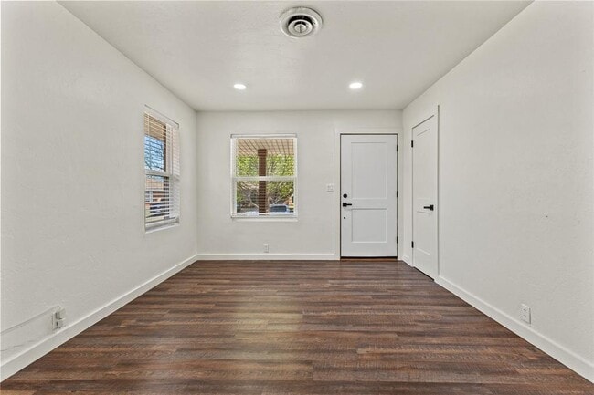 Photo - 700 Santa Fe Dr