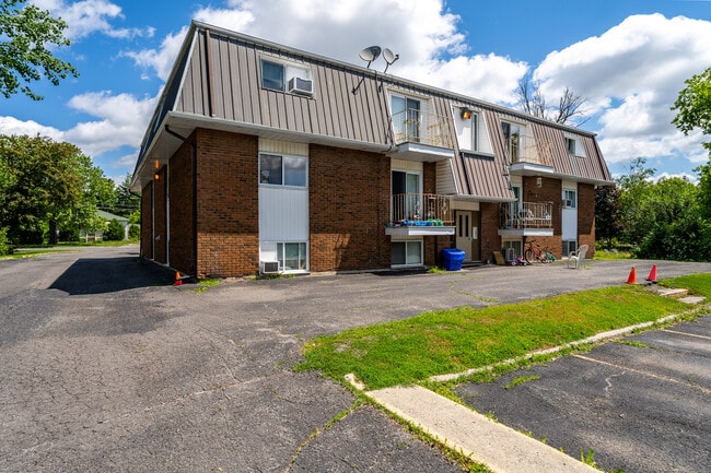 Building Photo - 2444 Cléroux Crescent Unit 204