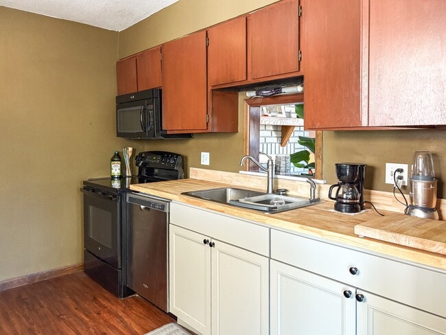 Photo - 2519 W Monument St