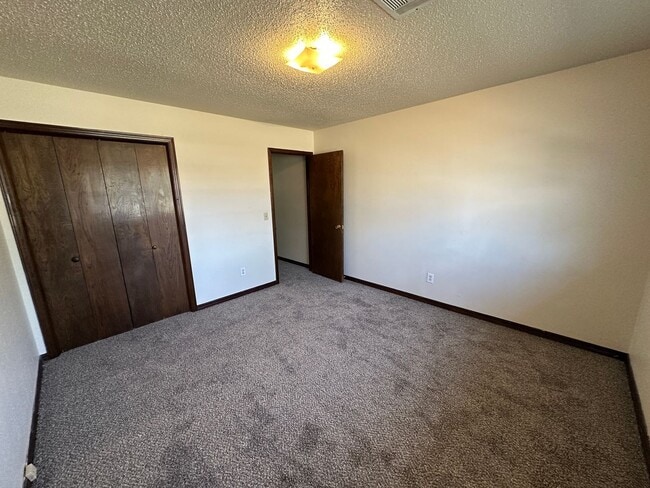 Photo - Beautiful duplex in Moore for rent!