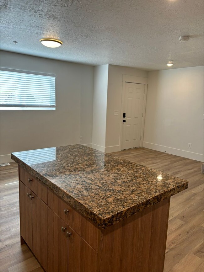 2 bedroom 2.5 bath townhome - 2 bedroom 2.5 bath townhome