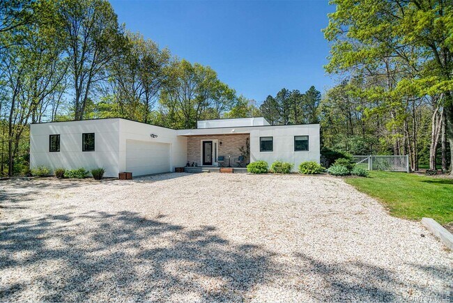 36 Deerfield Wy