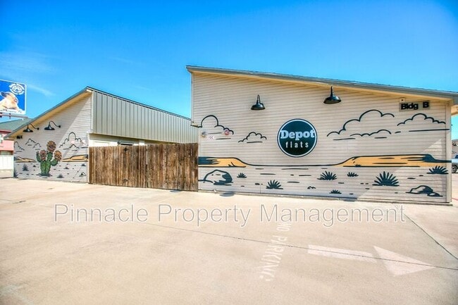 Building Photo - 350 W Ave L Unit Depot Flats #14 Rental