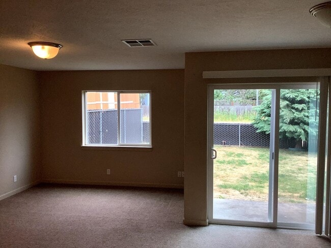 Photo - 3-Bedroom 1 1/2 bathroom duplex in Lowell