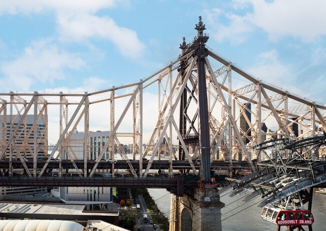 Photo - Riverwalk Crossing