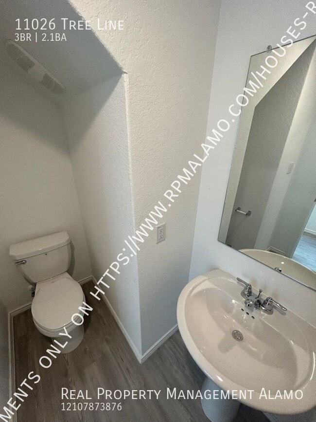 Photo - 11026 Tree Line