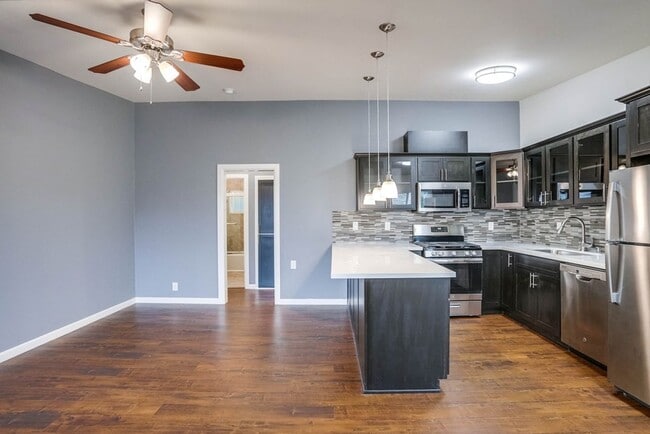 Photo - 3105 W 27th St Unidad 37